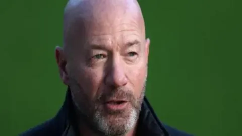 红军力克里尔，欧冠16强初露锋芒。